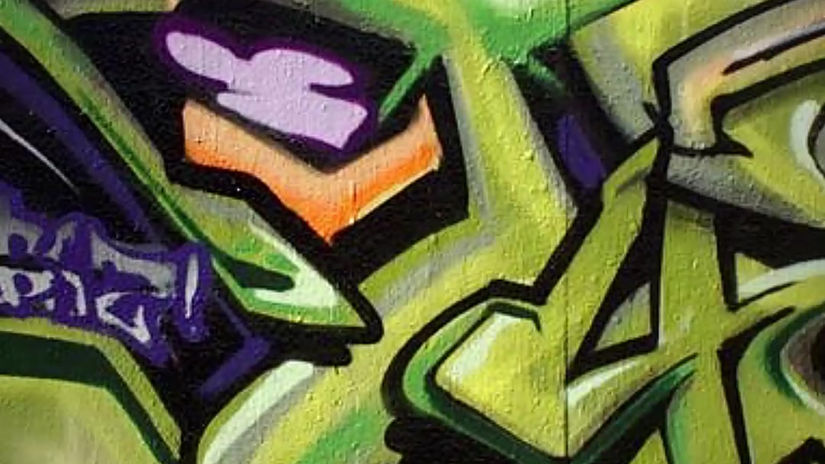 IG_GraffPost_Dailys_Tuesick_Robot